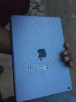 Apple iPad 6th gen (Used)