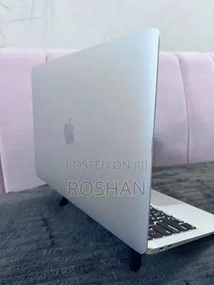 Apple MacBook Air 13-inch (2020)