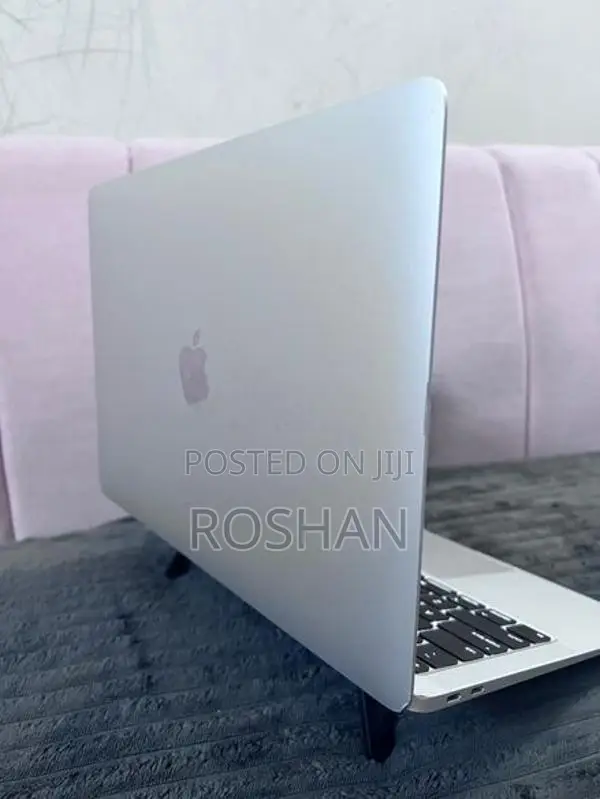 Apple MacBook Air 13-inch (2020)