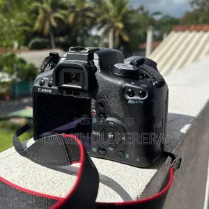 Canon EOS 500D DSLR + 18-55mm Lens
