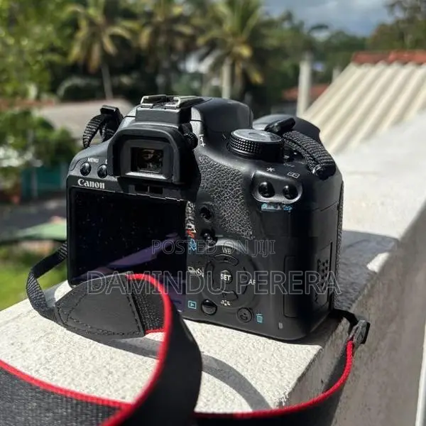 Canon EOS 500D DSLR + 18-55mm Lens