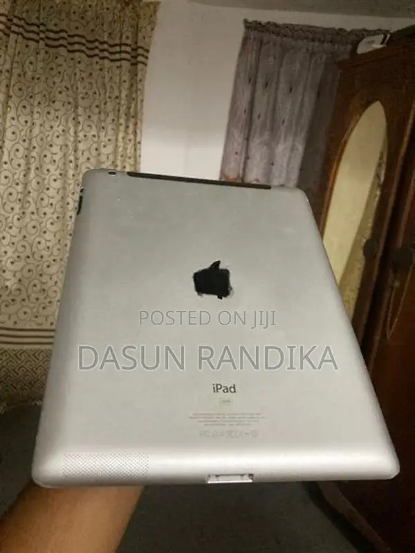 Apple iPad (Used)