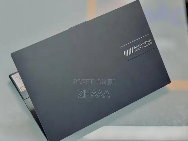 Asus Vivobook Ryzen 5 7520u 8|512 DDR5