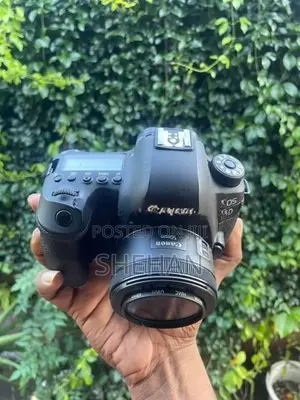 canon 6d mark 2 with 50mm 1.8 lens