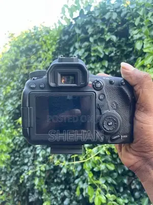 canon 6d mark 2 with 50mm 1.8 lens