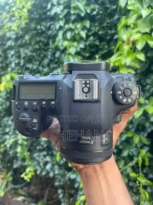canon 6d mark 2 with 50mm 1.8 lens