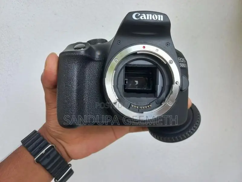 Canon EOS 1500D Camera With 18-55mm Kit Lens Box