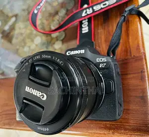 Canon R7