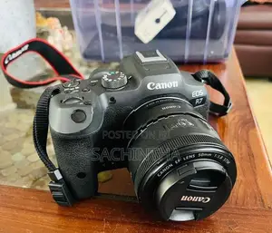 Canon R7