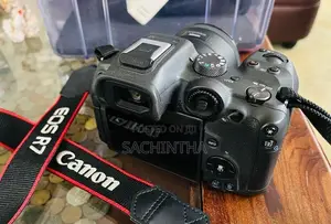 Canon R7