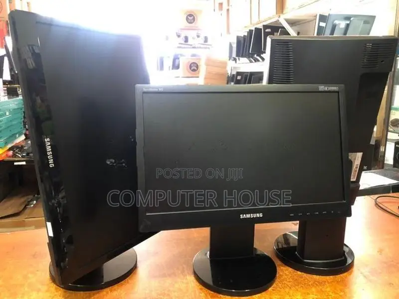 19” Wide Monitor