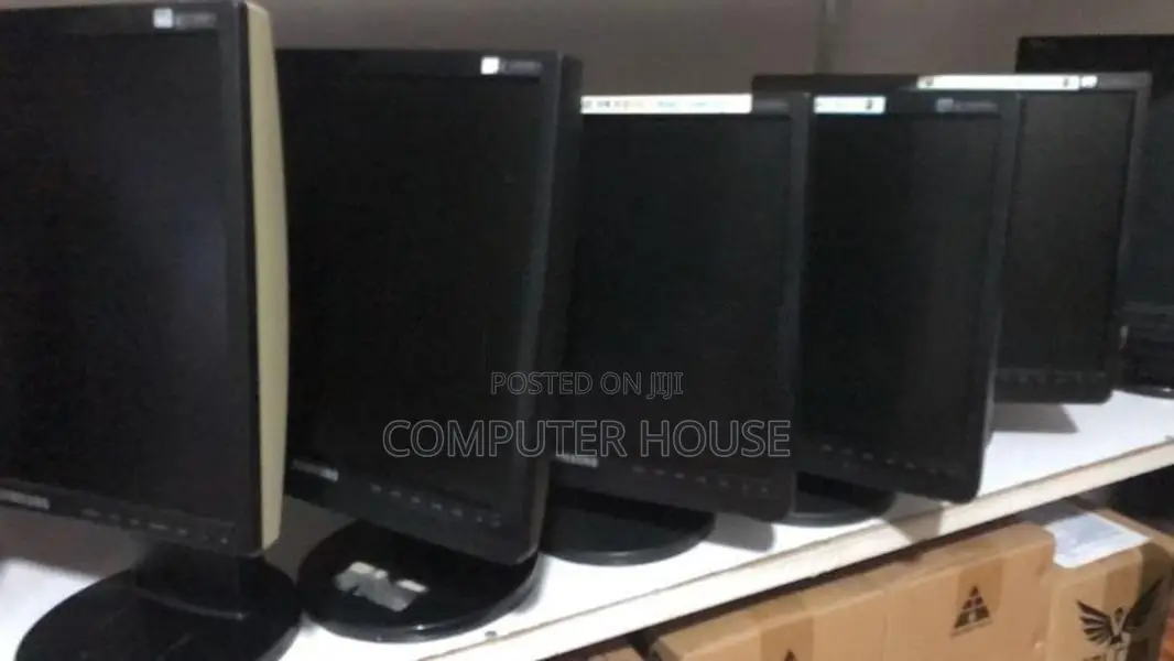 Samsung 19” Square Monitor