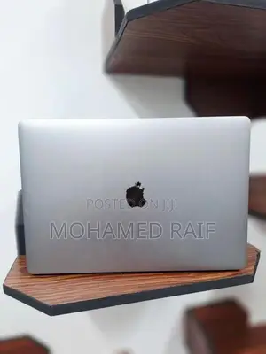 Apple MacBook Pro A1990 15-INCH 16GB Ram 256GB SSD (Touch Bar)