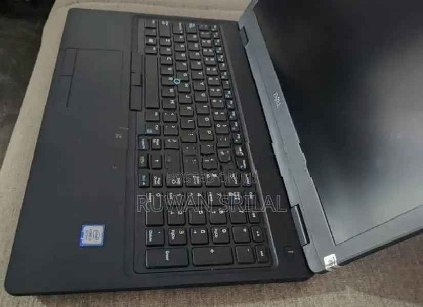 Dell lattitude 17 7Th Gen Laptop