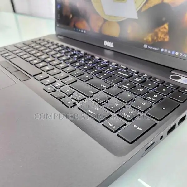 Dell Latitude 5500 Intel Core i5 8th Gen DDR4 8GB RAM 256GB NVMe 15.6"