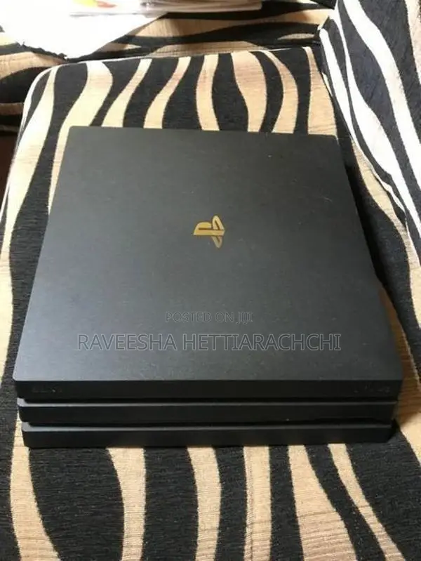 Sony PS4 1TB Pro/Set – Controller + Games
