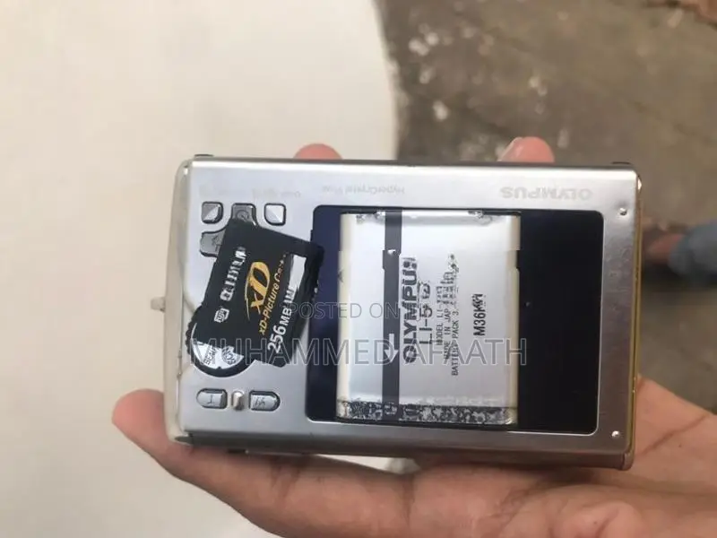 Olympus Tough 8000