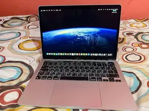 Apple Macbook Pro M2