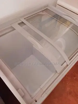 Abans Curved Glass Top Freezer 258 L