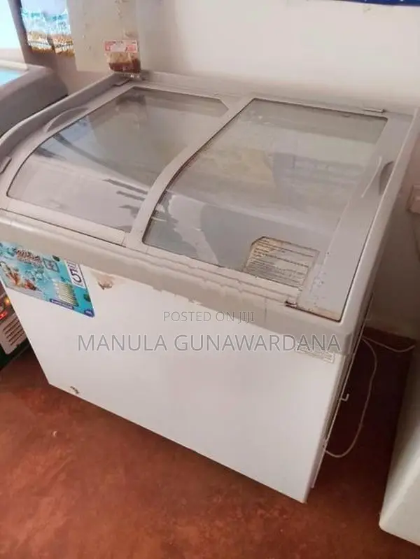 Abans Curved Glass Top Freezer 258 L
