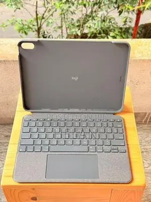 Logitech Combo Touch Keyboard Case