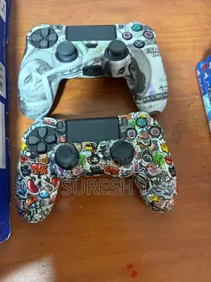 PS4 (1TB) Device