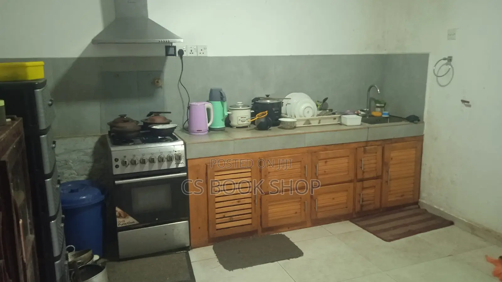 7bdrm House in As, Peradeniya for sale