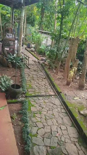 7bdrm House in As, Peradeniya for sale