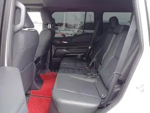 Toyota Land Cruiser Prado 250 VX 2025