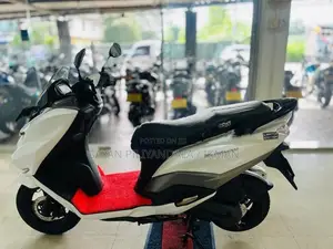 Suzuki Burgman 2018