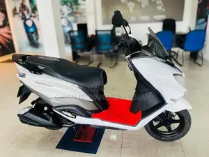 Suzuki Burgman 2018