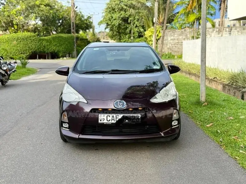 Toyota Aqua G limited 2015