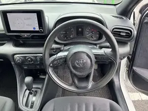 Toyota Yaris X Grade 2023