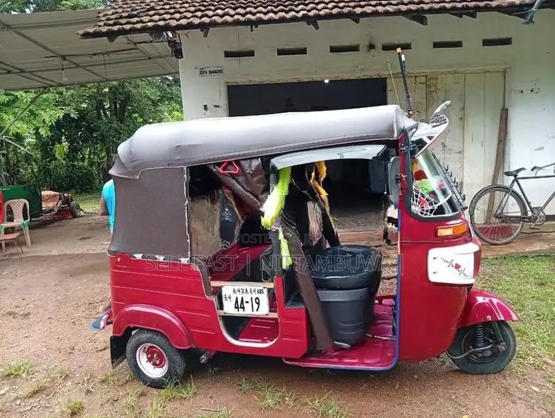 Bajaj RE Three Wheeler 2015