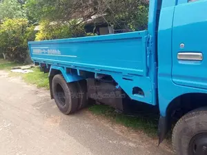 Isuzu Elf 250 Lorry 1980