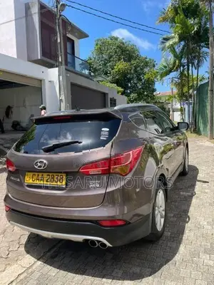 Hyundai Santa Fe CAA NUM HIGHST SPEC 2013