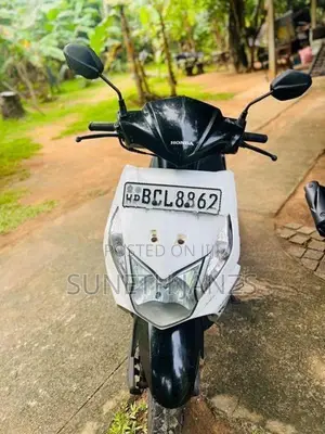 Honda Dio Black/White 2015