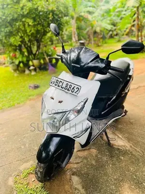 Honda Dio Black/White 2015