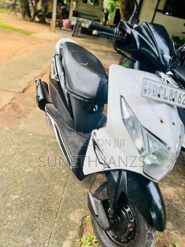 Honda Dio Black/White 2015
