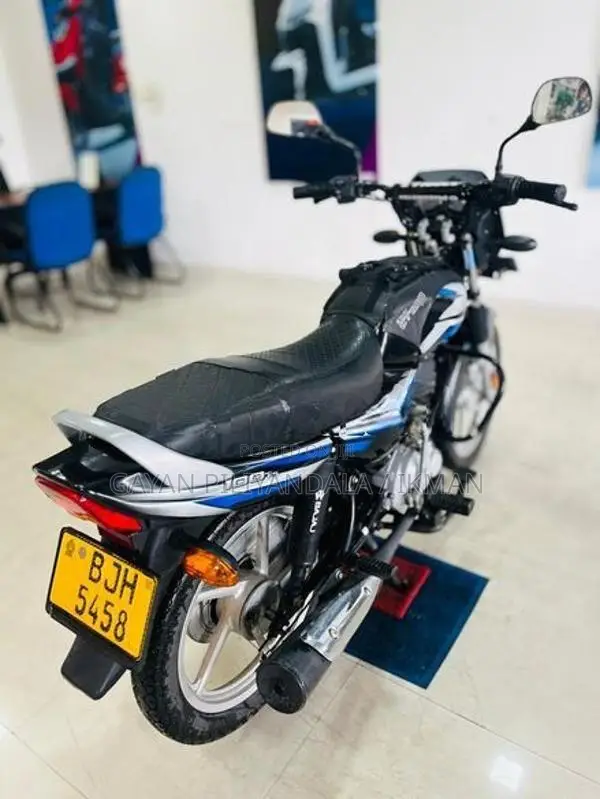 Bajaj CT100 2024