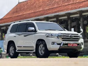 Toyota Land Cruiser Sahara V8 Unregistered 2013