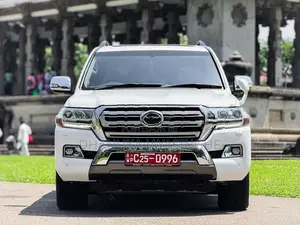 Toyota Land Cruiser Sahara V8 Unregistered 2013