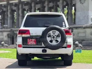 Toyota Land Cruiser Sahara V8 Unregistered 2013