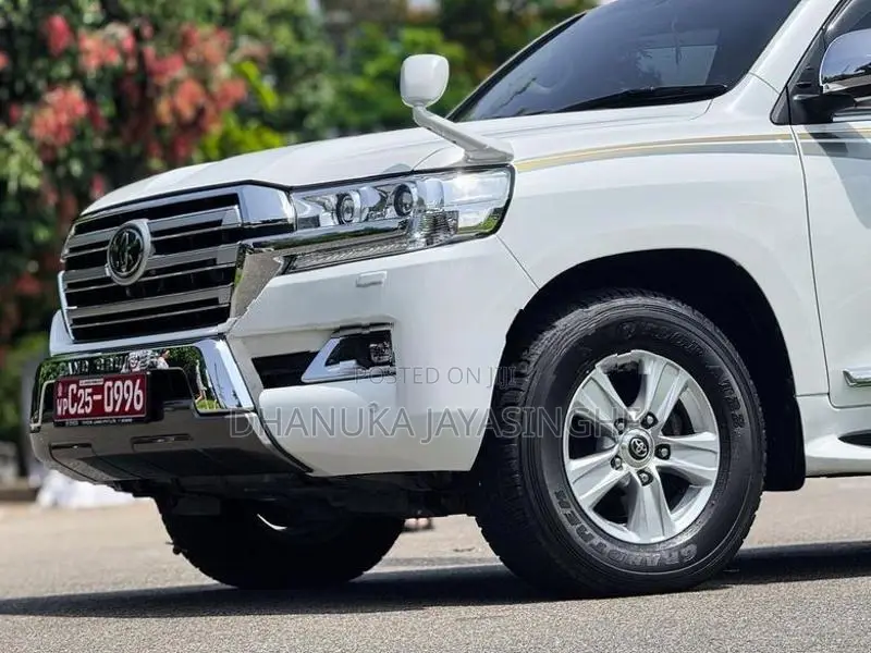 Toyota Land Cruiser Sahara V8 Unregistered 2013