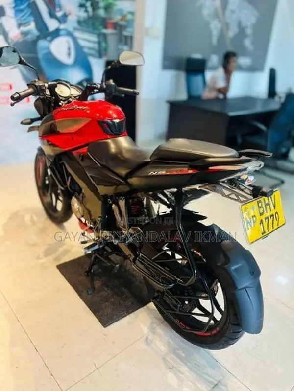 Bajaj Pulsar NS160 2018
