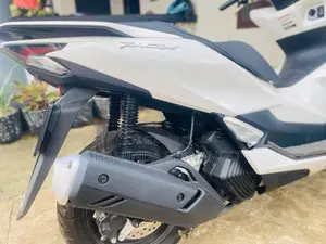 Honda PCX moter bike 2025