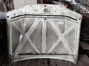 Toyota 110 Sprinter Bonnet