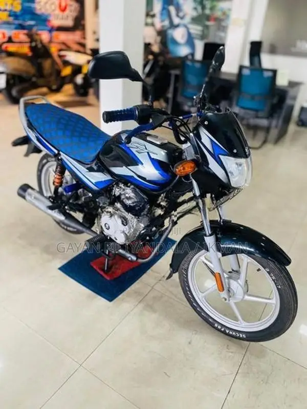 Bajaj CT100 2025