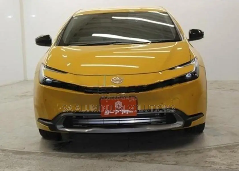 Toyota Prius G 2024