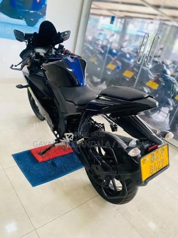 Yamaha R15 2019